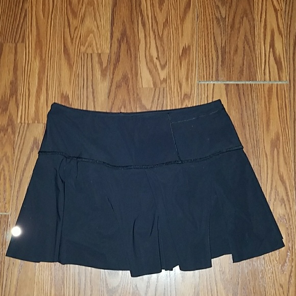 lululemon athletica Pants - Lululemon Black Ruffle Swing Tennis Skort Size 6